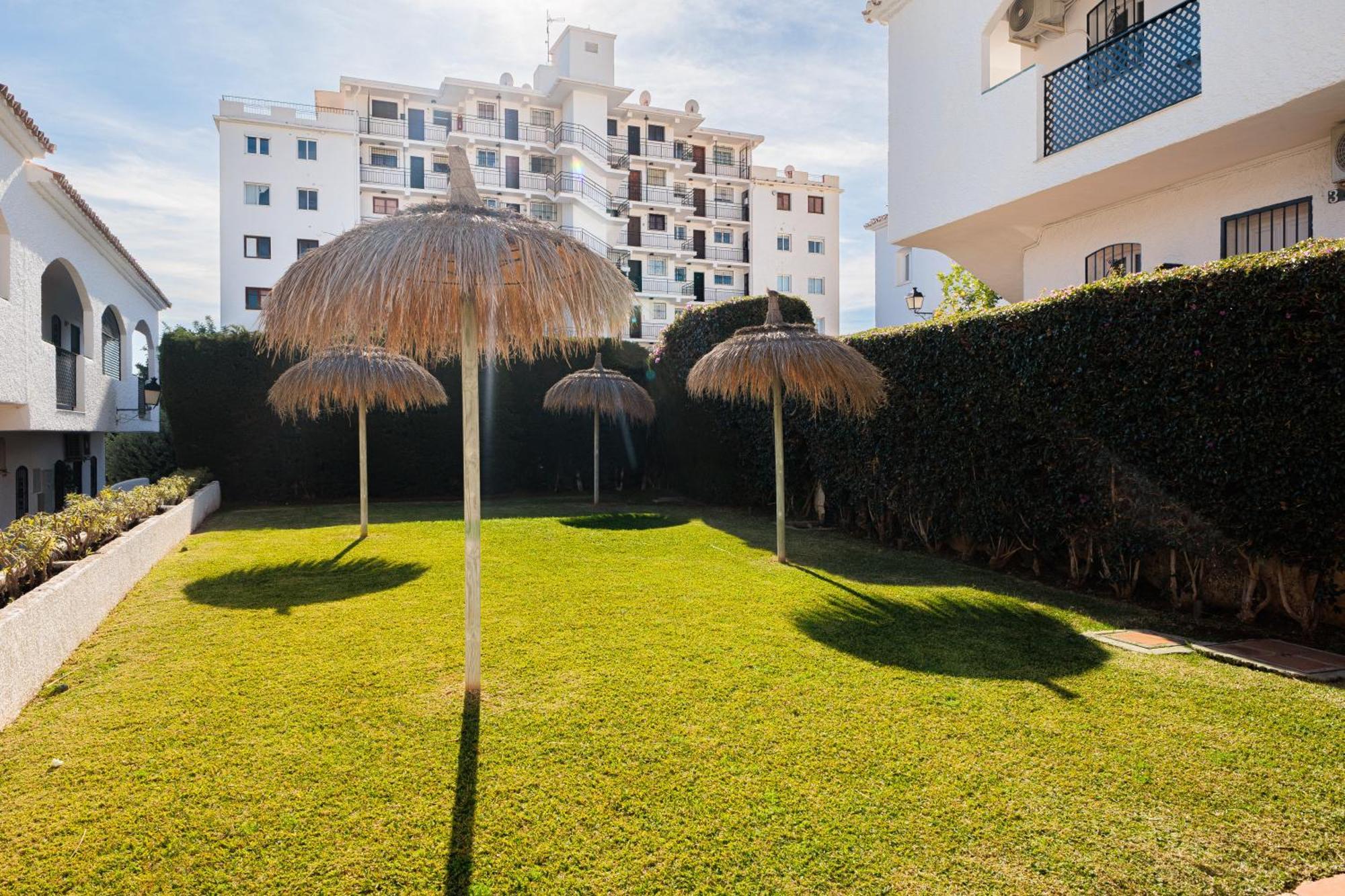 Cosy Apartment In Verano Azul Нерха Екстер'єр фото