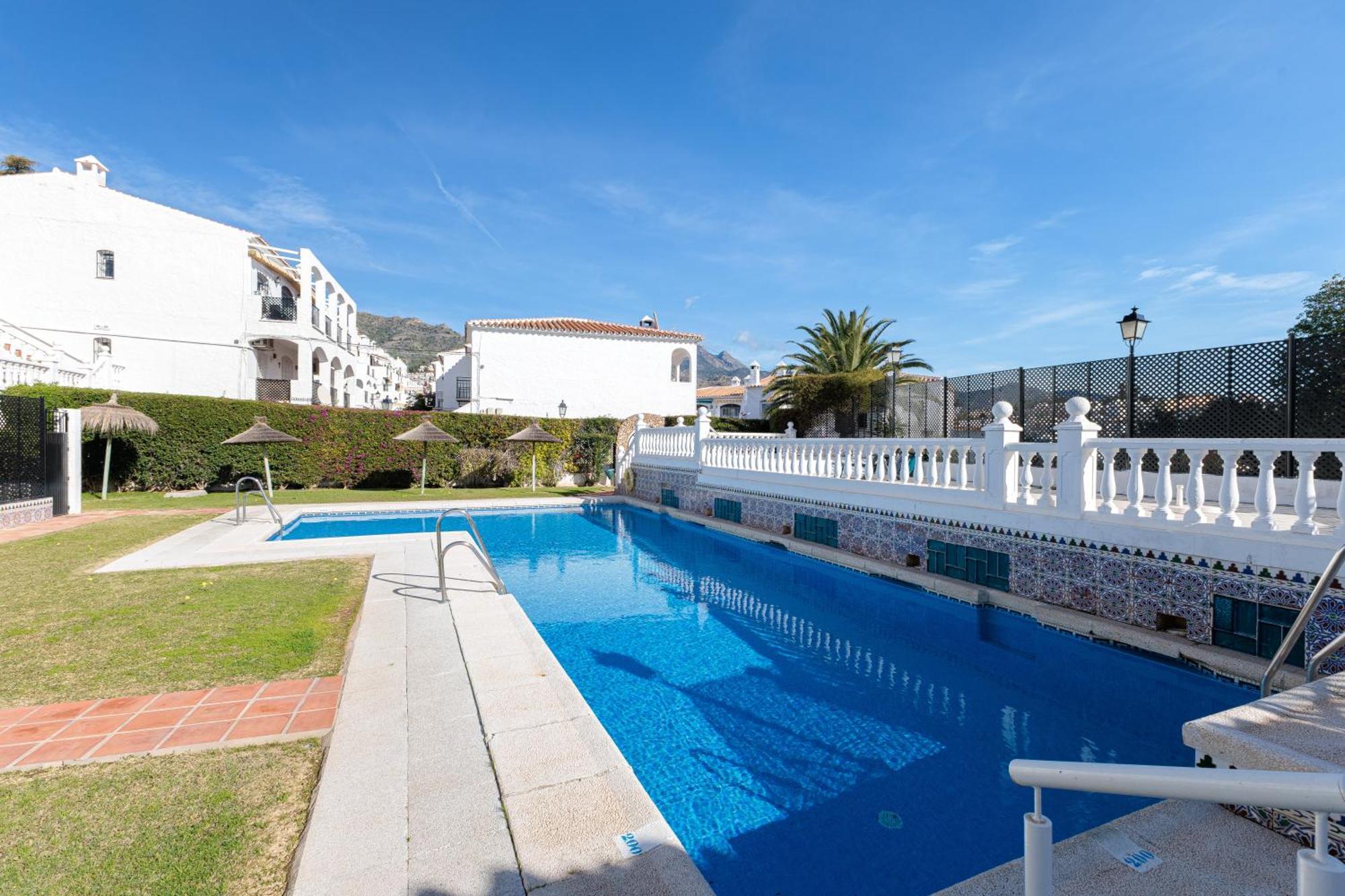 Cosy Apartment In Verano Azul Нерха Екстер'єр фото